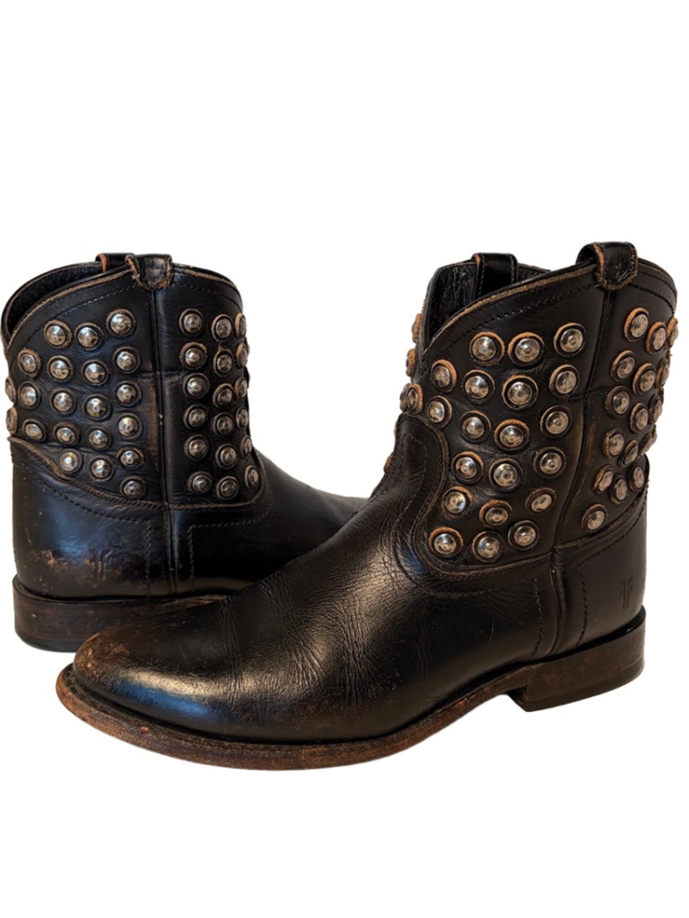The Frye Wyatt Disc Short Boot in Black
